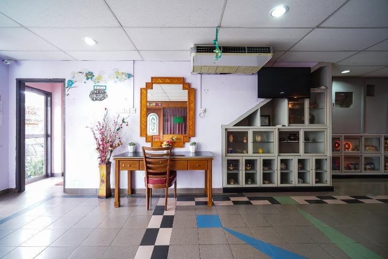 Oyo 44101 Hotel Dj Palace Lumut Exteriér fotografie