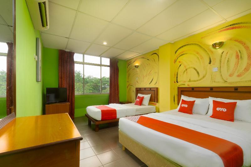 Oyo 44101 Hotel Dj Palace Lumut Exteriér fotografie