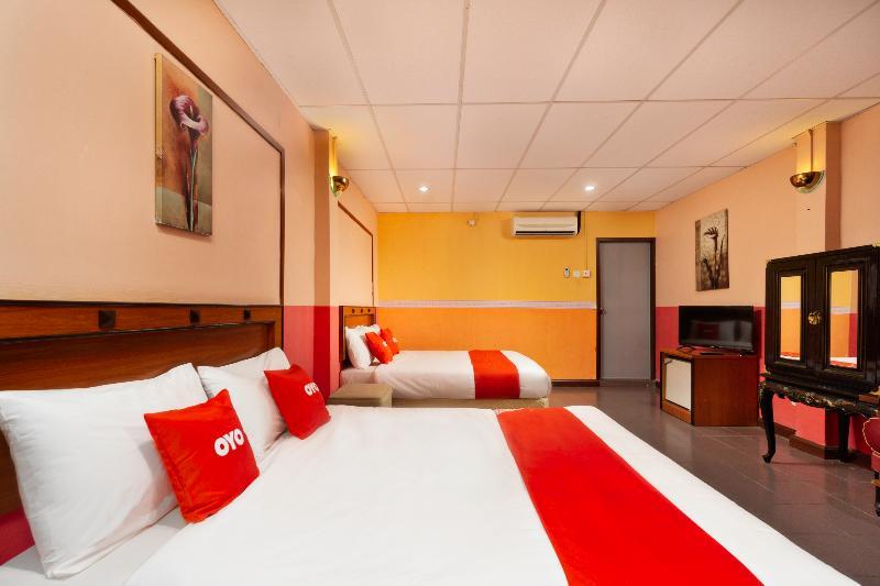 Oyo 44101 Hotel Dj Palace Lumut Exteriér fotografie