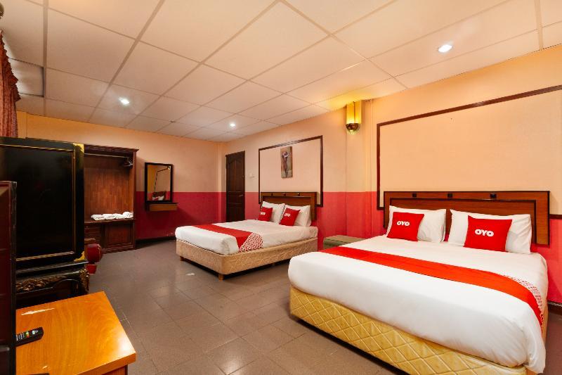 Oyo 44101 Hotel Dj Palace Lumut Exteriér fotografie